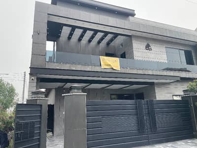 Beutiful House For Sale 13.5 Marla