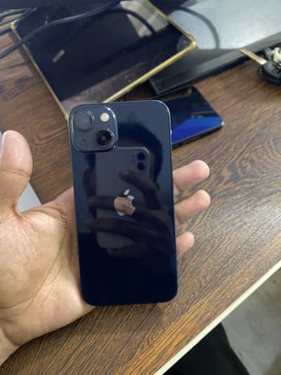 Apple iPhone 13