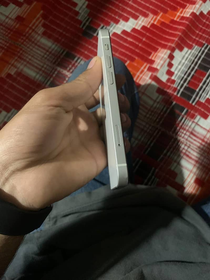 Apple iPhone 12 mini 2