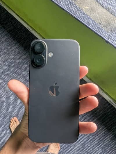 Apple iPhone 16