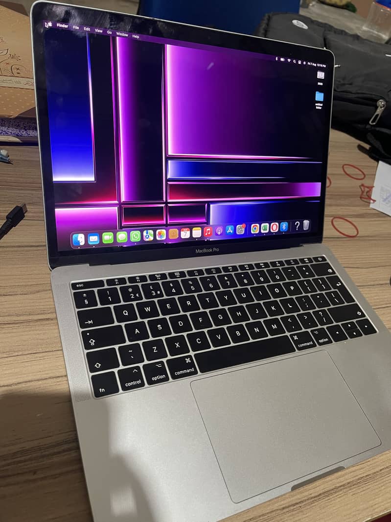 macbook 2017 model 3