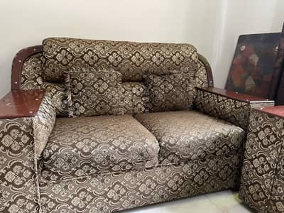 6 seater new condition available