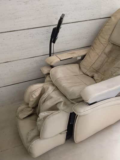 Premium Full Body Massage Chair – Recliner | Imported | Working Condit