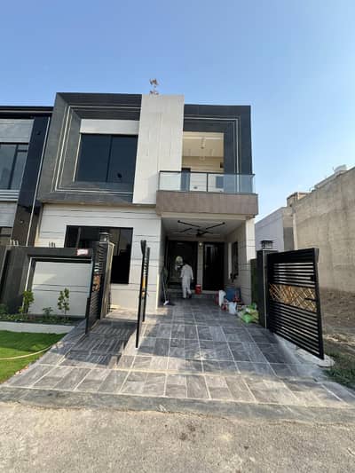 05 Marla Brand New Ultra Modren House For Sale In Park View city Tulip Extension Block