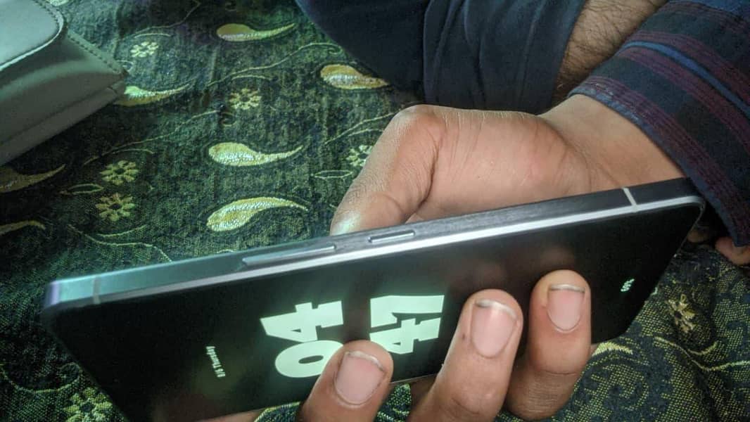 Sharp Aquos R9 pro 8