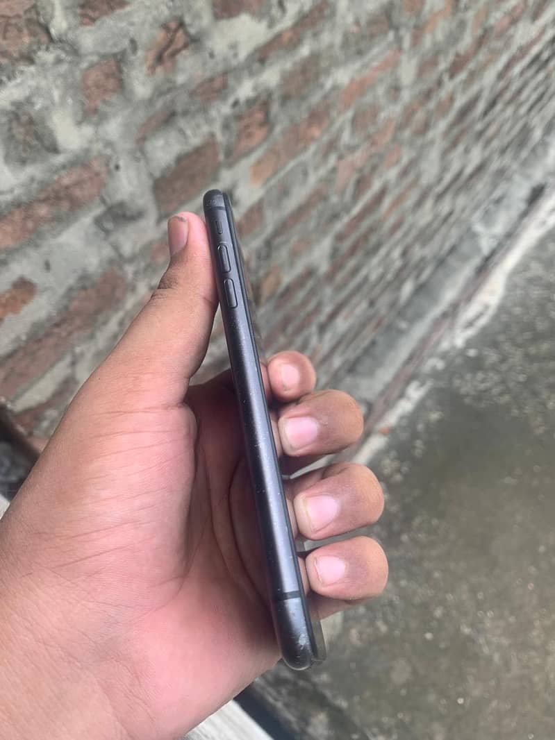 Apple iPhone 11 2
