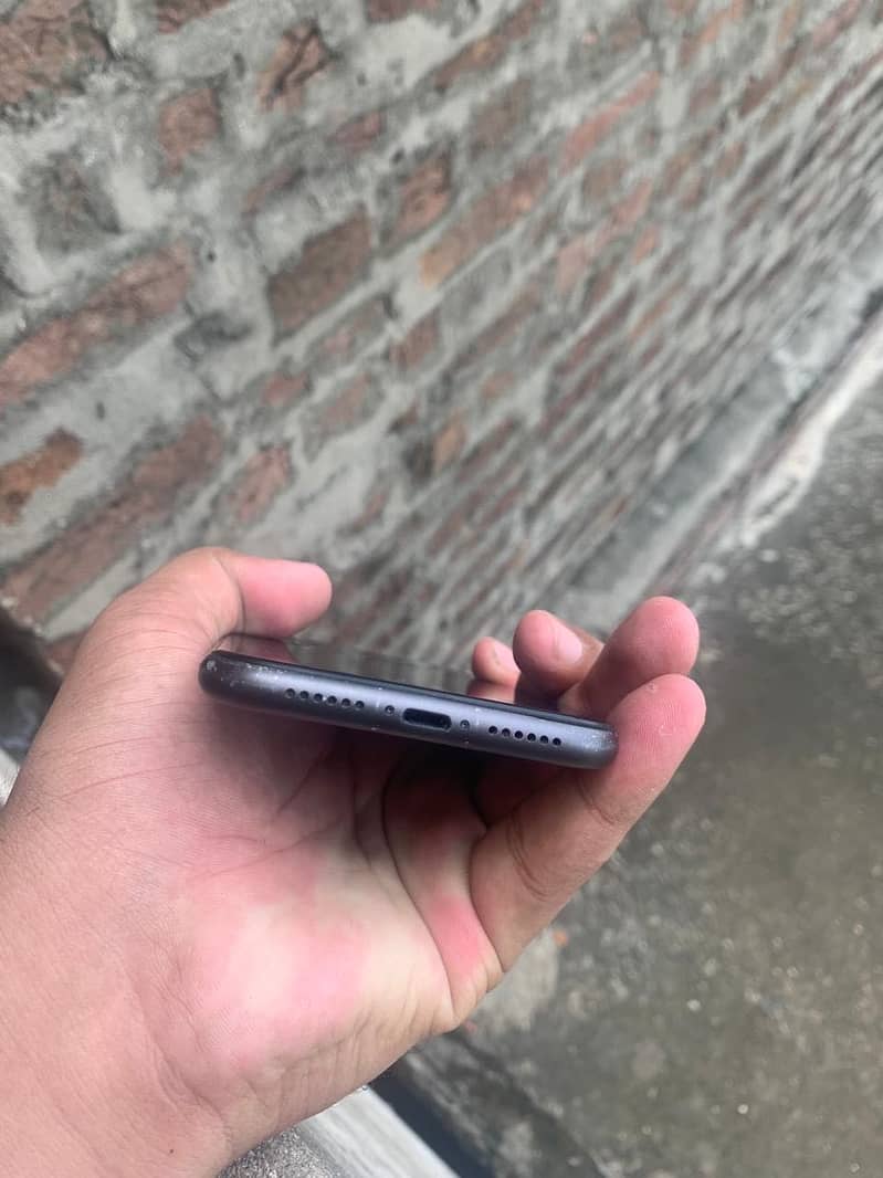 Apple iPhone 11 5