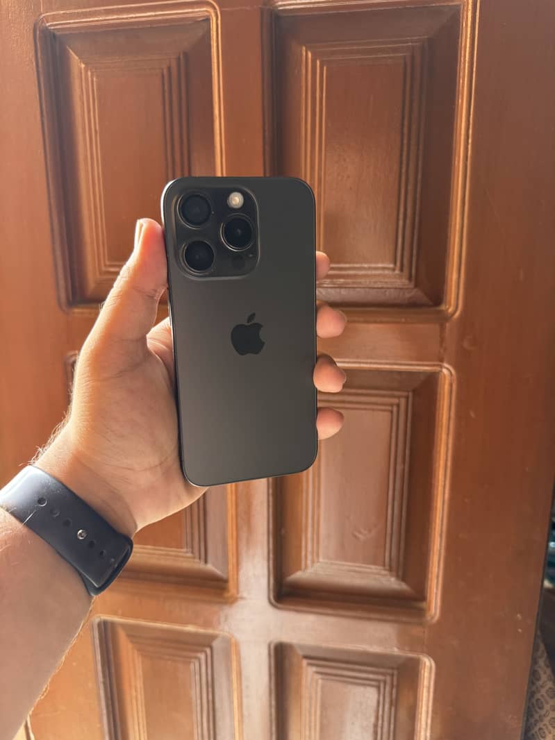 Apple iPhone 15 Pro 0