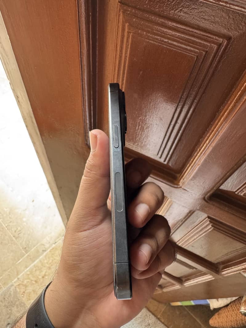 Apple iPhone 15 Pro 1