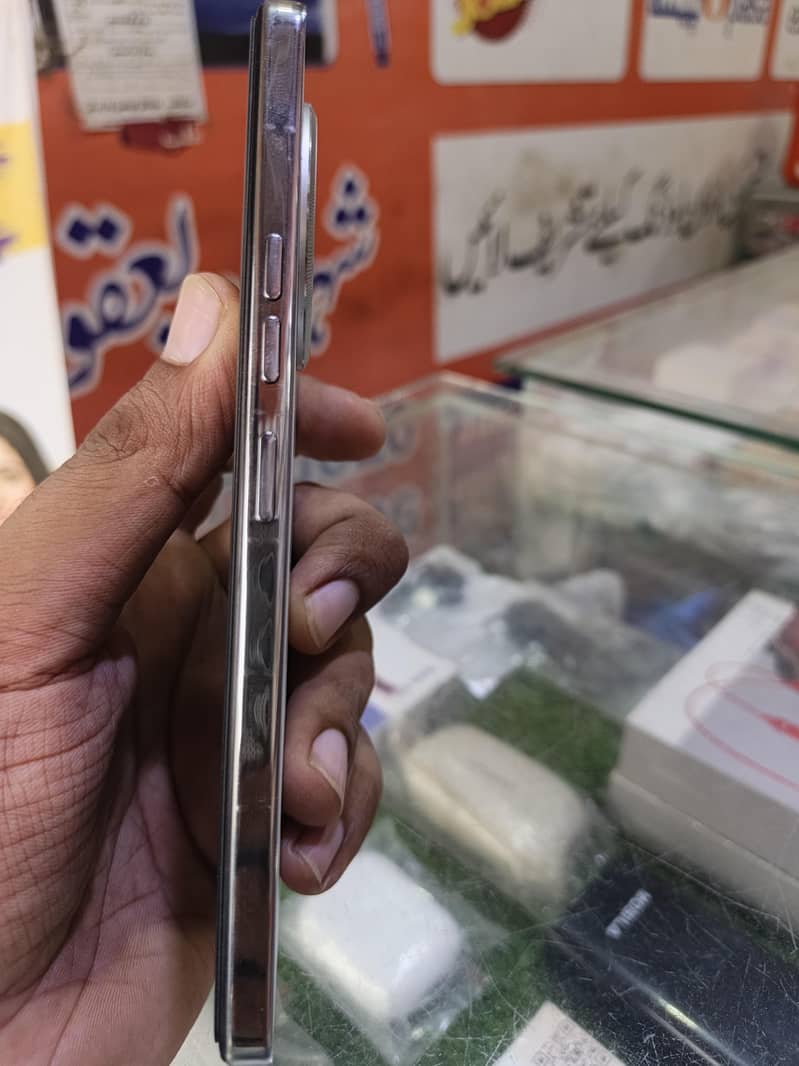 Tecno CAMON 30 1