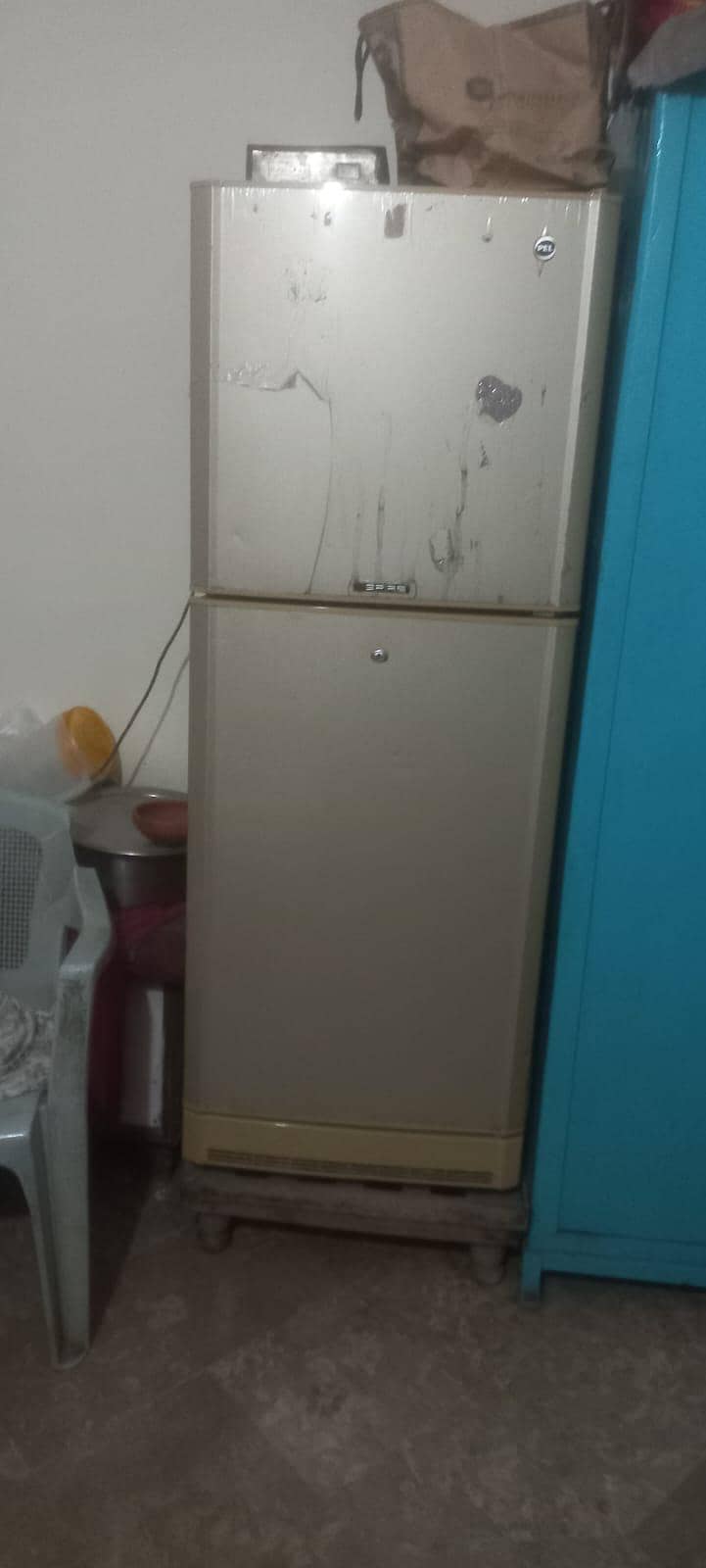 Refrigerator 0