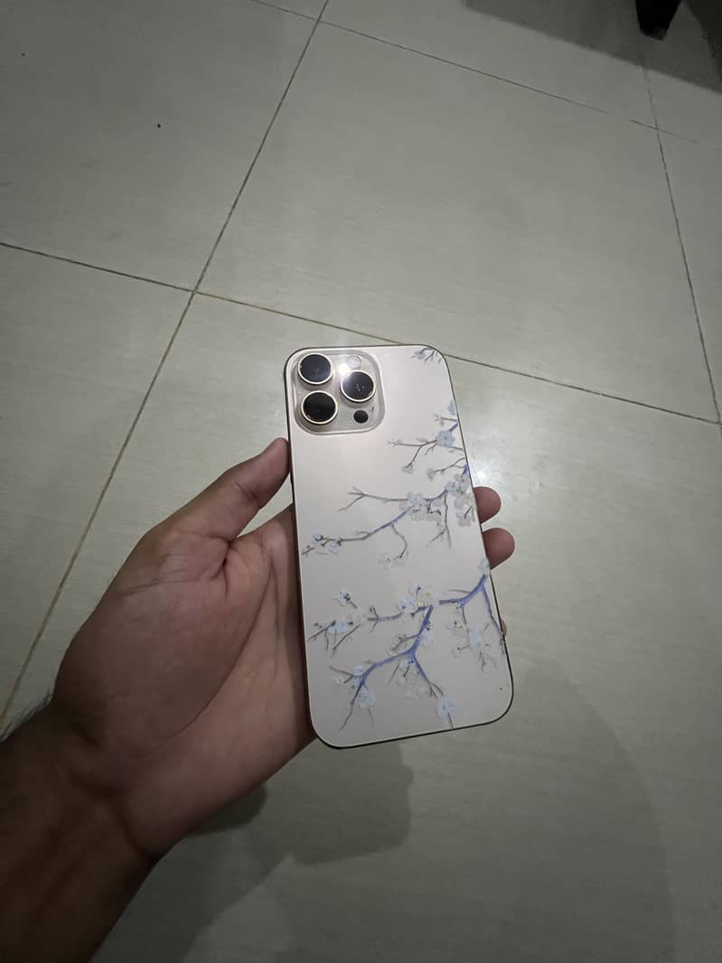 Apple iPhone 16 Pro Max 7