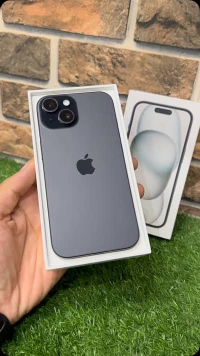 Apple iPhone 15 Jv 89% in black color mint condition