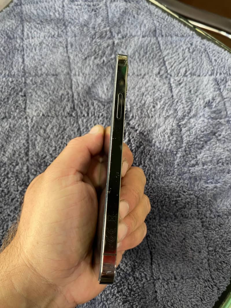 Apple iPhone 12 2