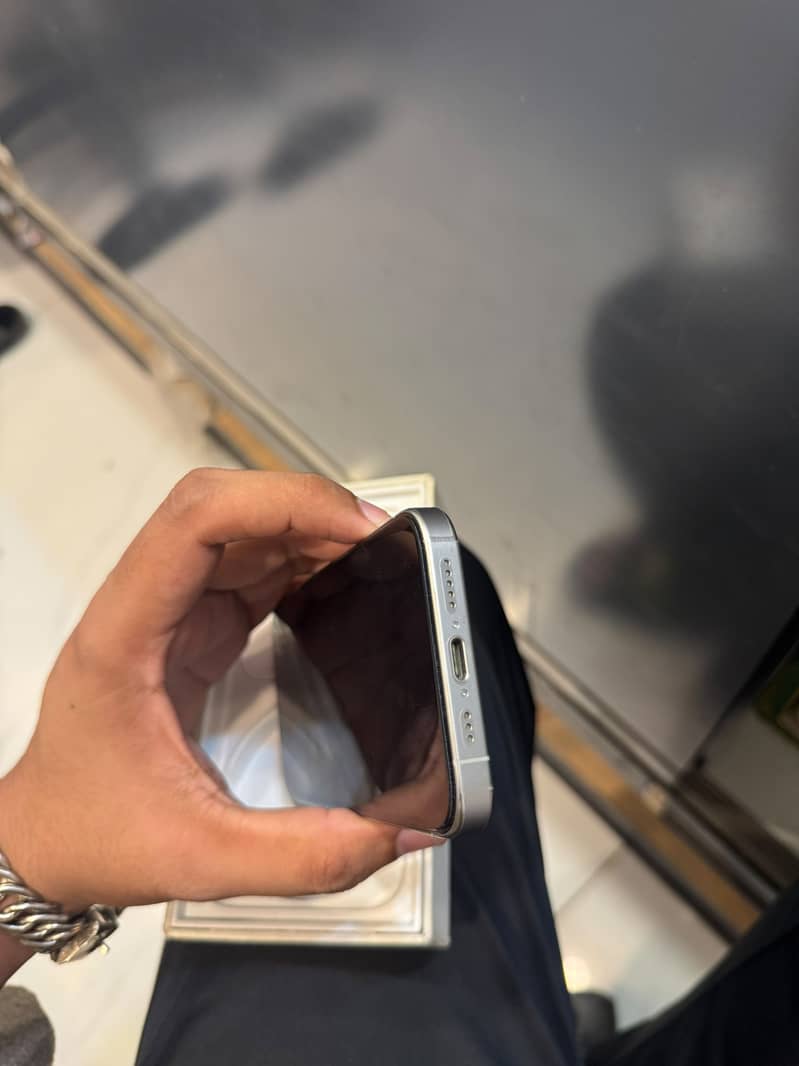 Apple iPhone 15 Pro 1
