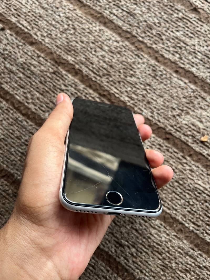 Apple iPhone SE 2 0