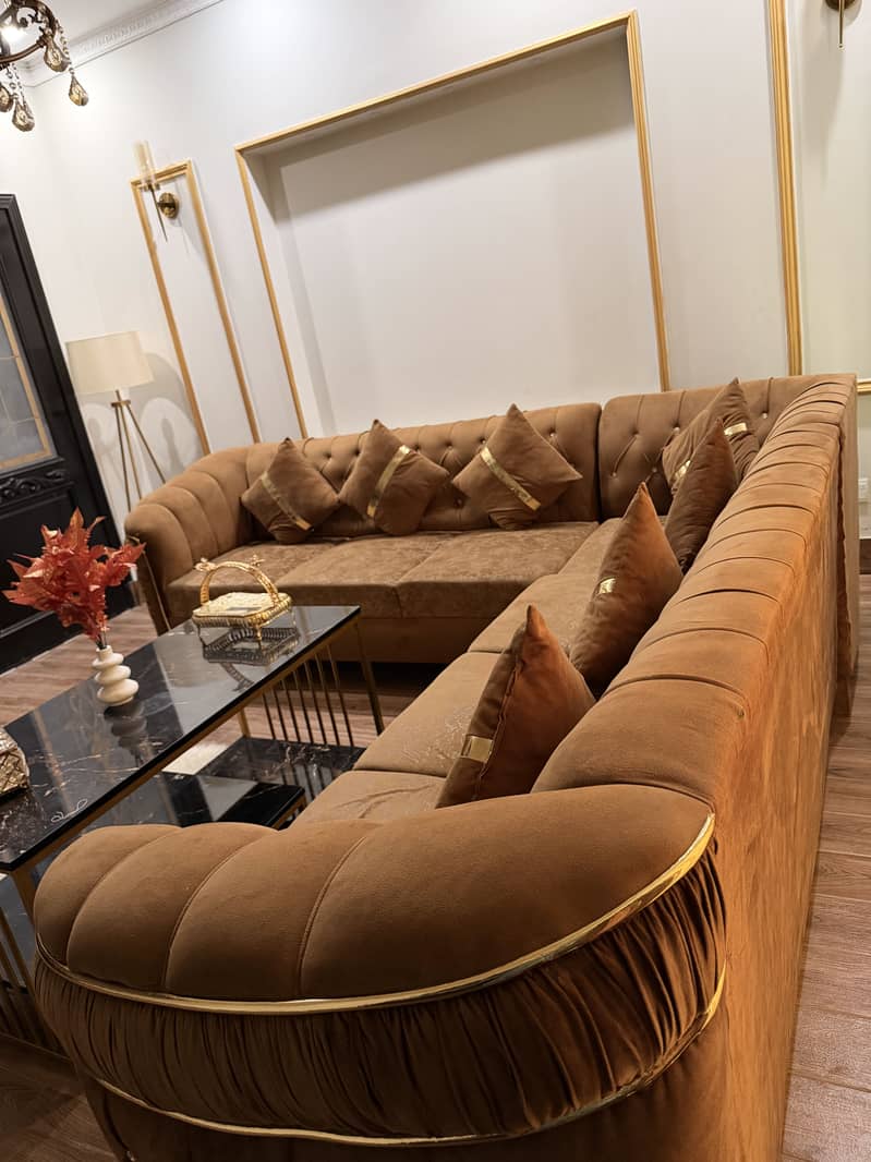 10/10 condition L shape sofa 3
