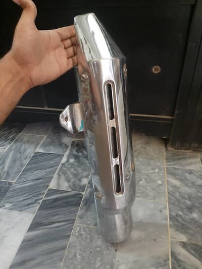 ybr urignal silencer is numbar par rabta kar ly 03068049859