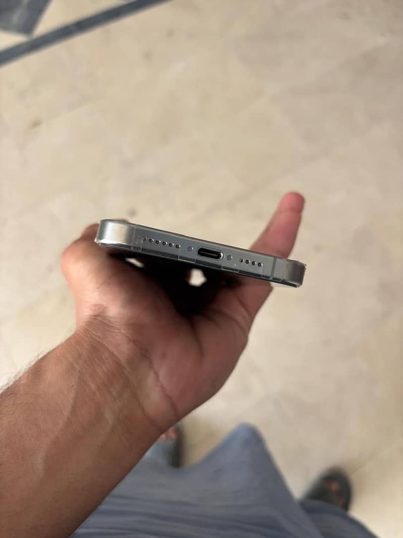 iPhone 15 pro max 3
