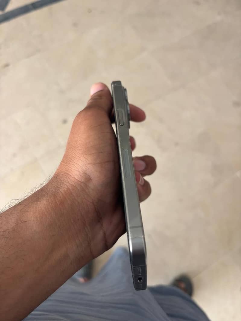 iPhone 15 pro max 5