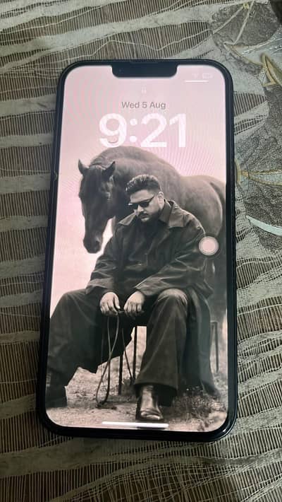 Apple iPhone 13