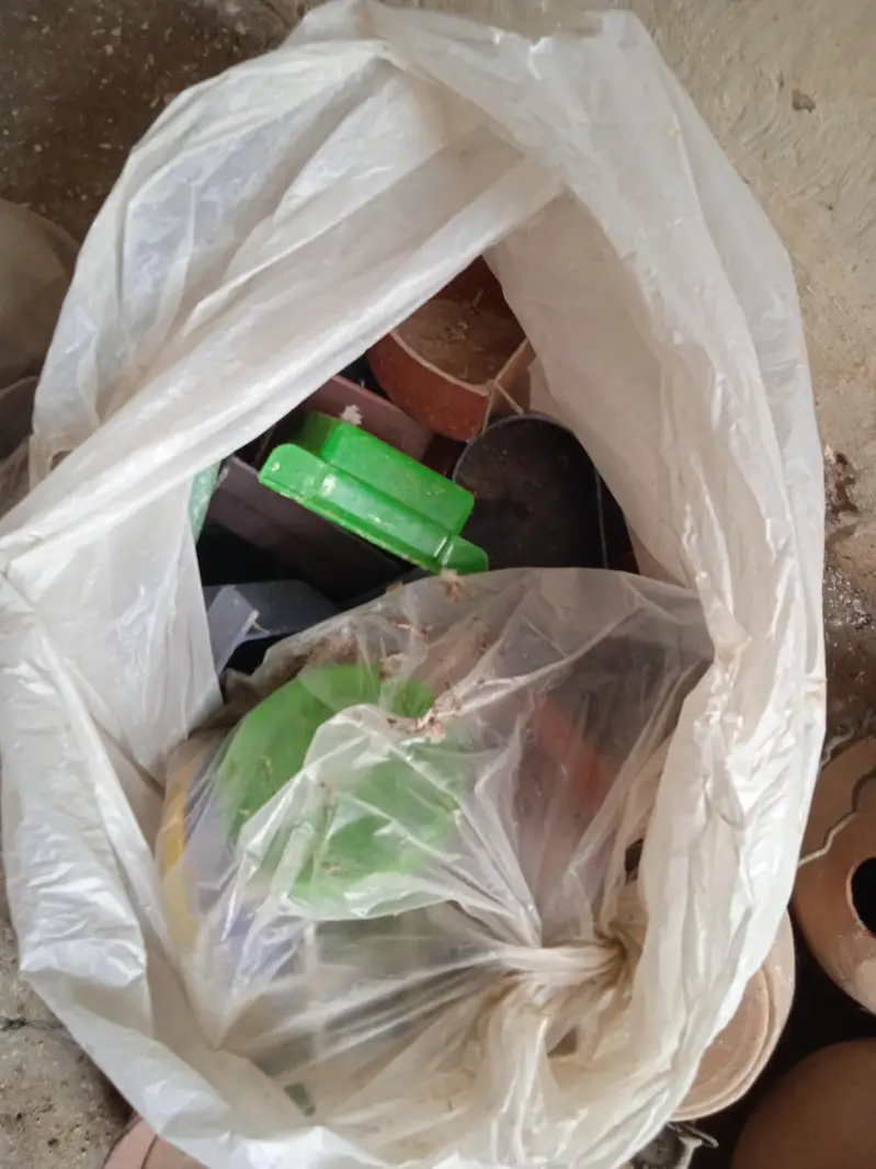 cages 1.5 by 3. ,boxes ,matkies and pots — photo 11