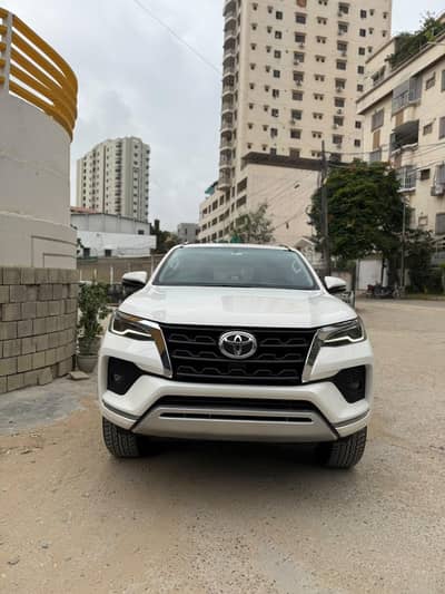 Toyota Fortuner V 2021