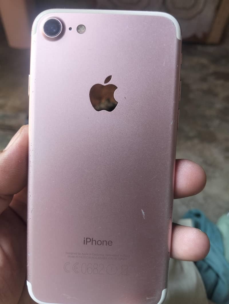 Apple iPhone 7 1