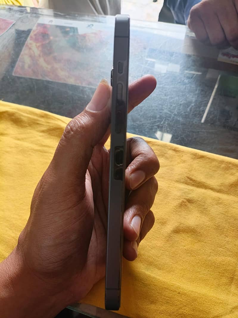 iPhone 13 Pro Max 6