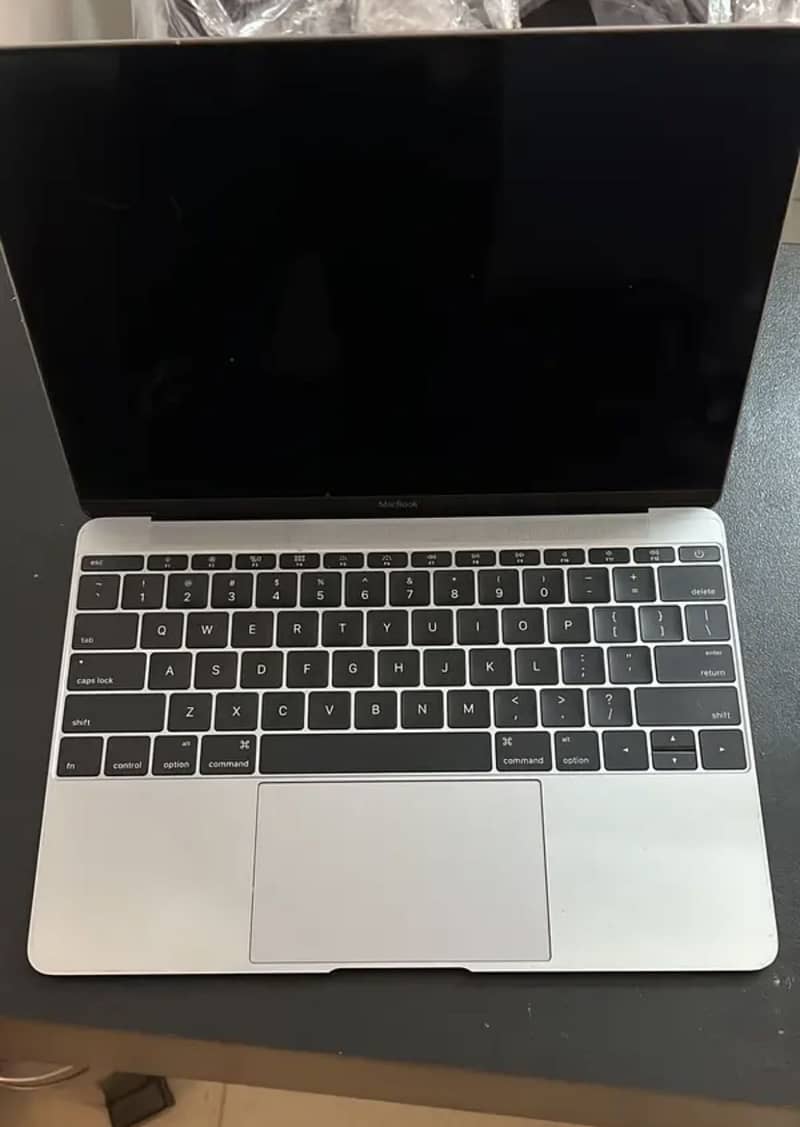 Apple macbook 0