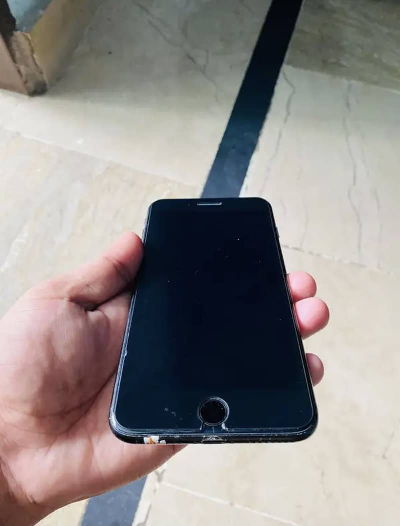 Apple iPhone 7 Plus 1