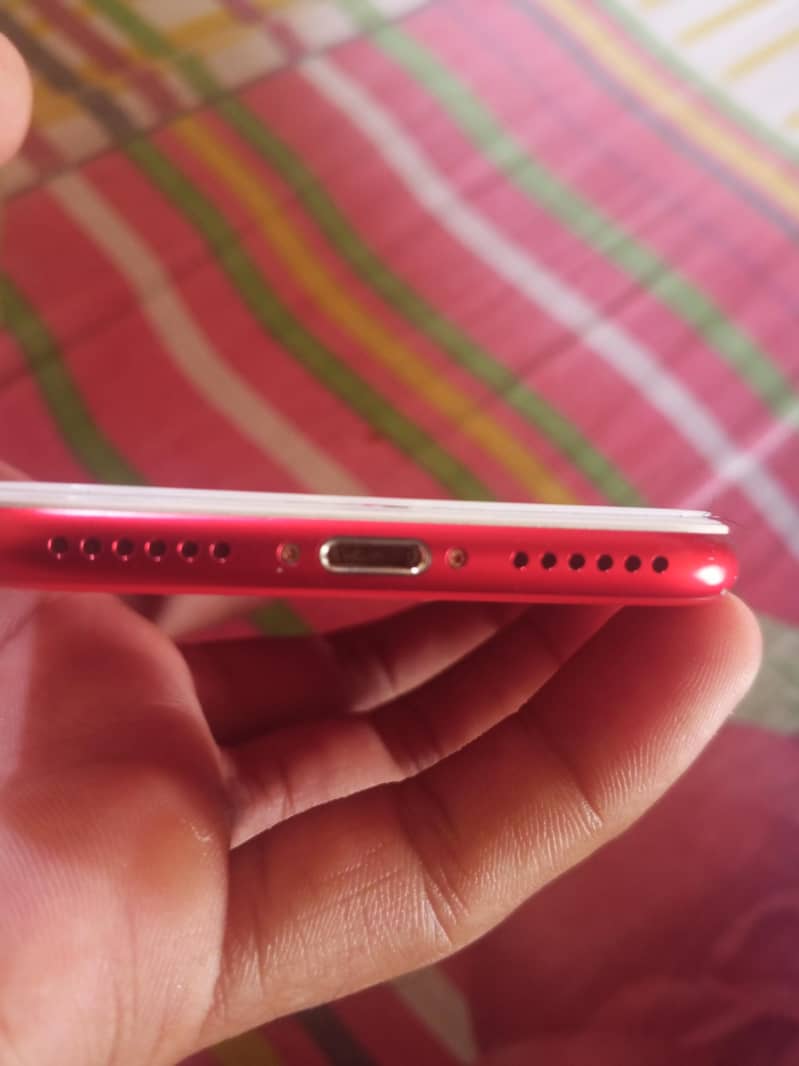 Apple iPhone 7 4