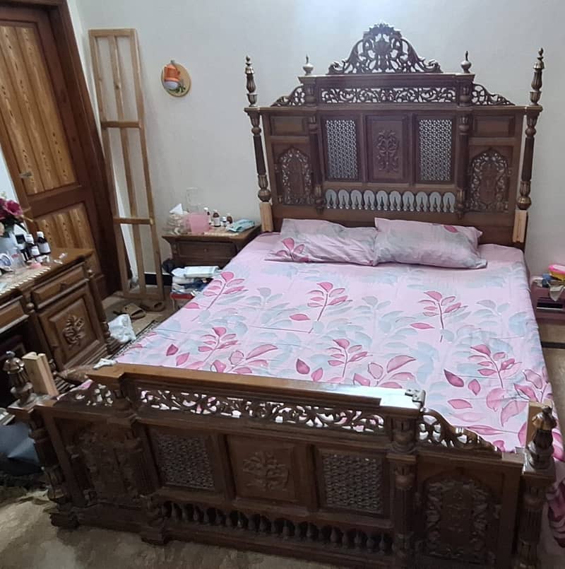King size double bed 1