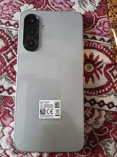 Samsung A17 5G silver colour 9 months warranty ka sath