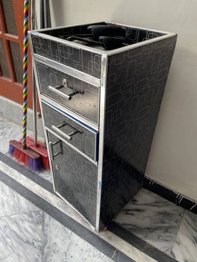 Drawer for saloon and home use