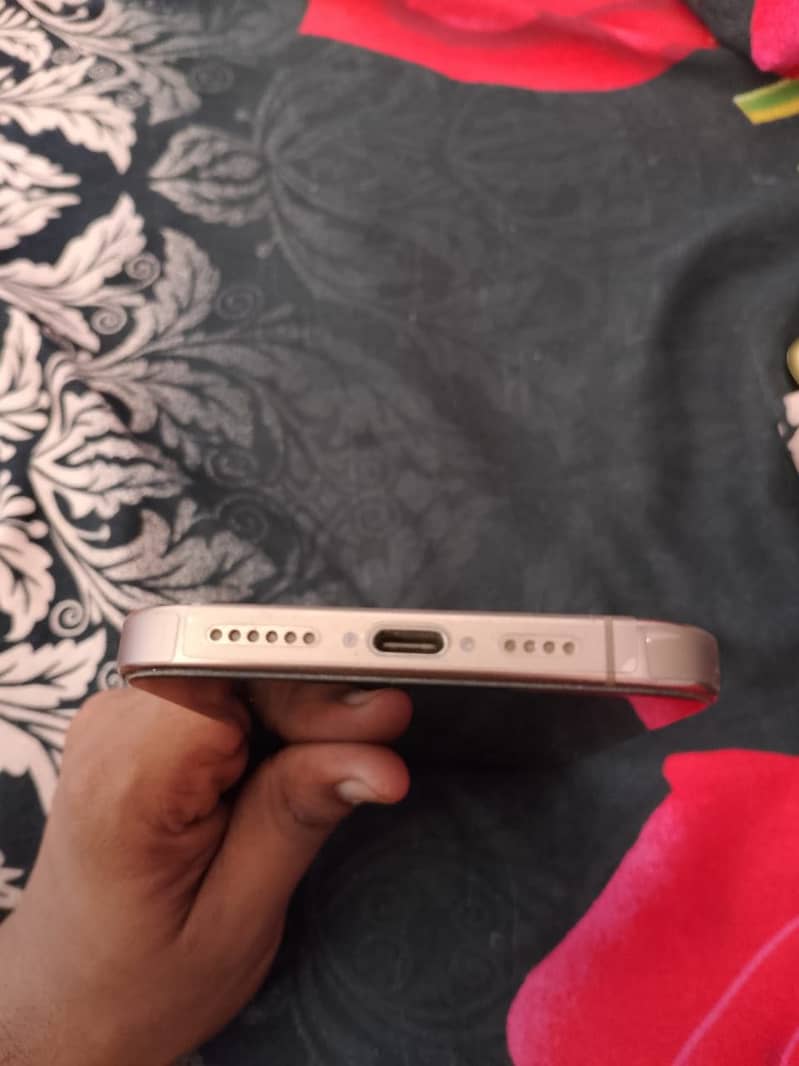 iPhone 16 Pro Max 3