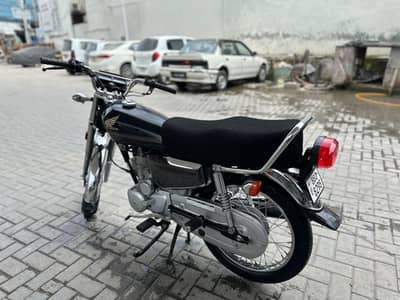 HONDA CG125 Special edition (self-start/5 Speed) Excellent Condition