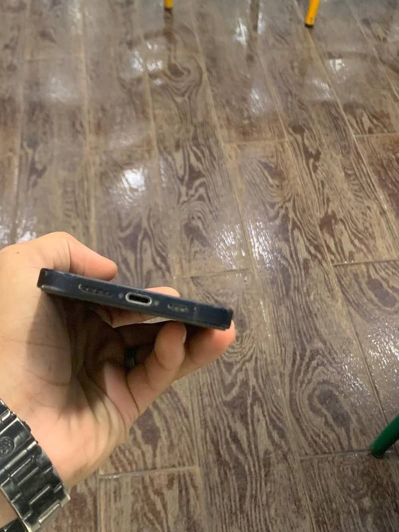 Apple iPhone 12 2