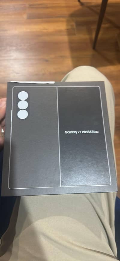 Samsung Mobile Z Flip 8 ultra