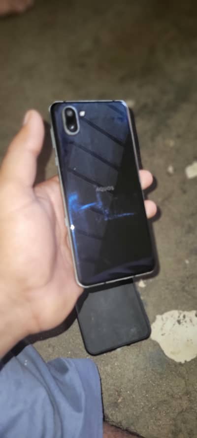 Sharp Aquos R3