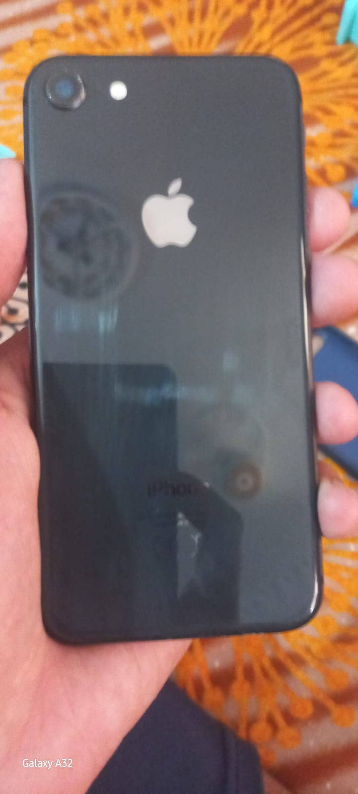 Apple iPhone 8 1