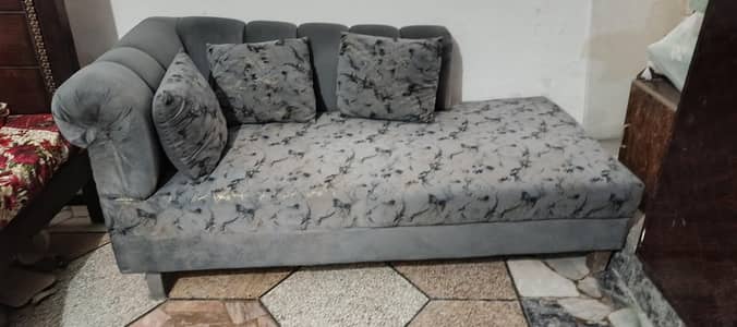 6 seater L shape sofa for sale with puffy