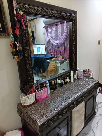 big size led almari  and 1 dressing mirror available in low price
