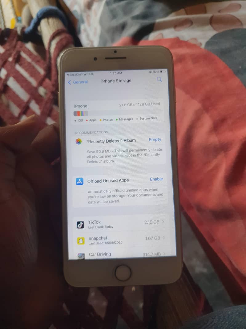 Apple iPhone 7 Plus 0