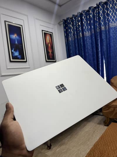 Surface Laptop 2 (touch screen) 4k resolution