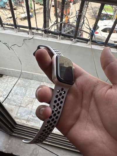 Apple Watch Series 7 Nike
