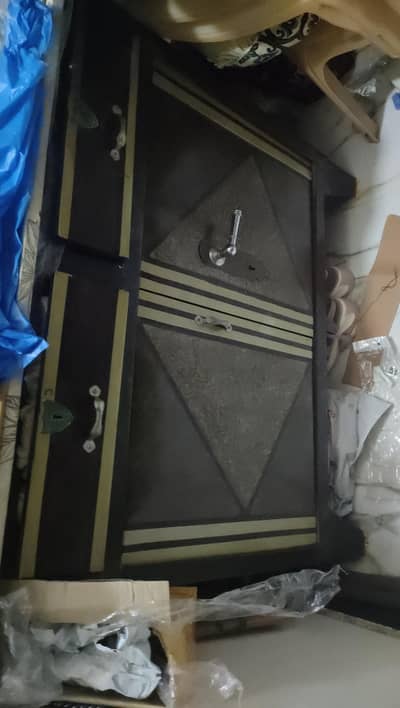iron stand 3 door almari
