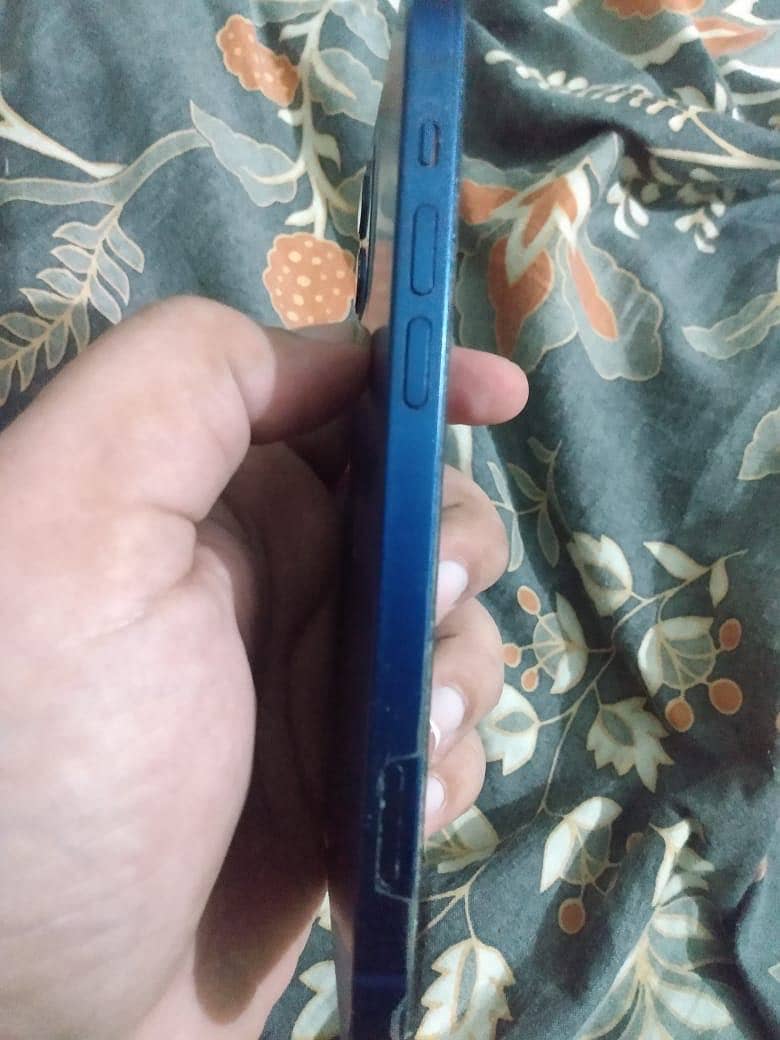 iphone 12 4