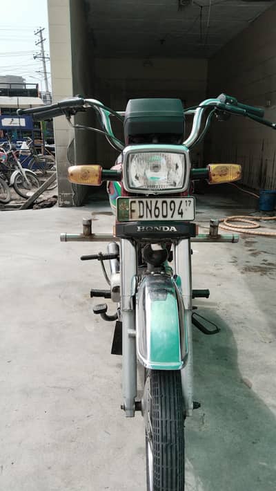 Honda CD 70 2017 Model – Excellent Condition