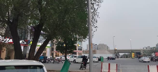 5 MARLA CORNER COMMERCAIL PLOT FOR SALE IN SECOTR C BAHRIA TOWN LAHORE